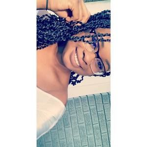 Meet your Posher, Chanelle